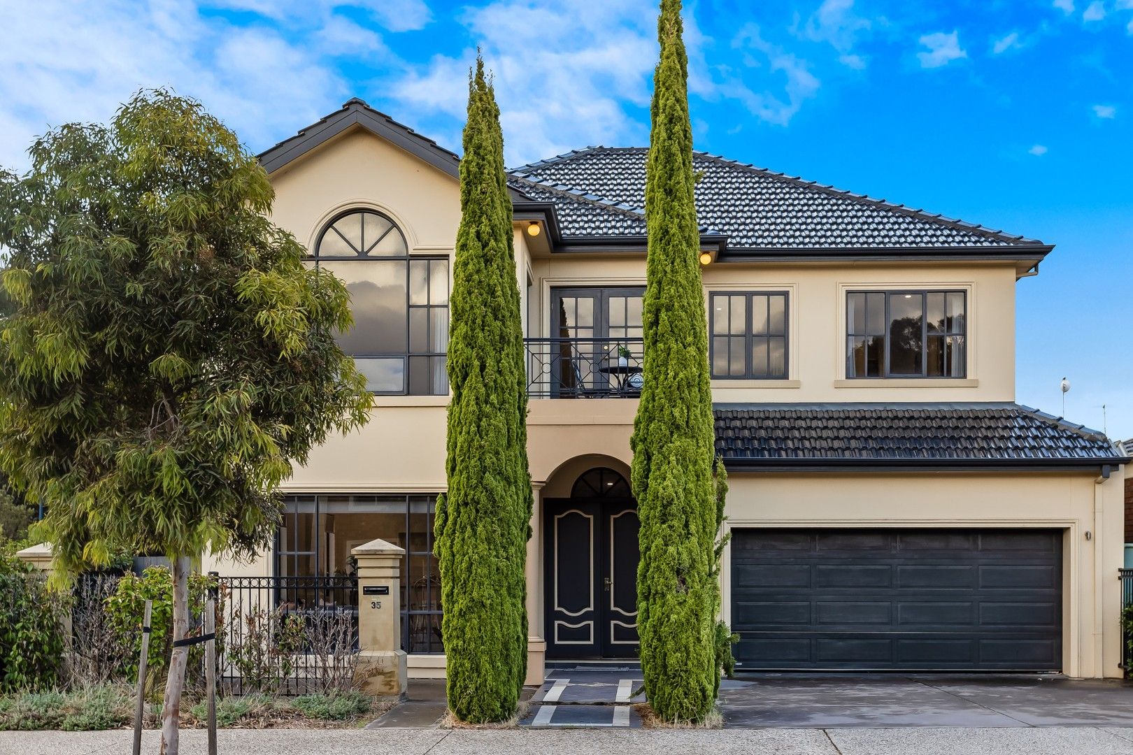 4 bedrooms House in 35 Park Way MAWSON LAKES SA, 5095