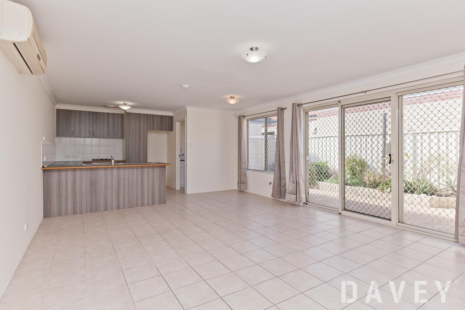 6C Coora Place, Nollamara WA 6061 Villa For Rent 510 Domain