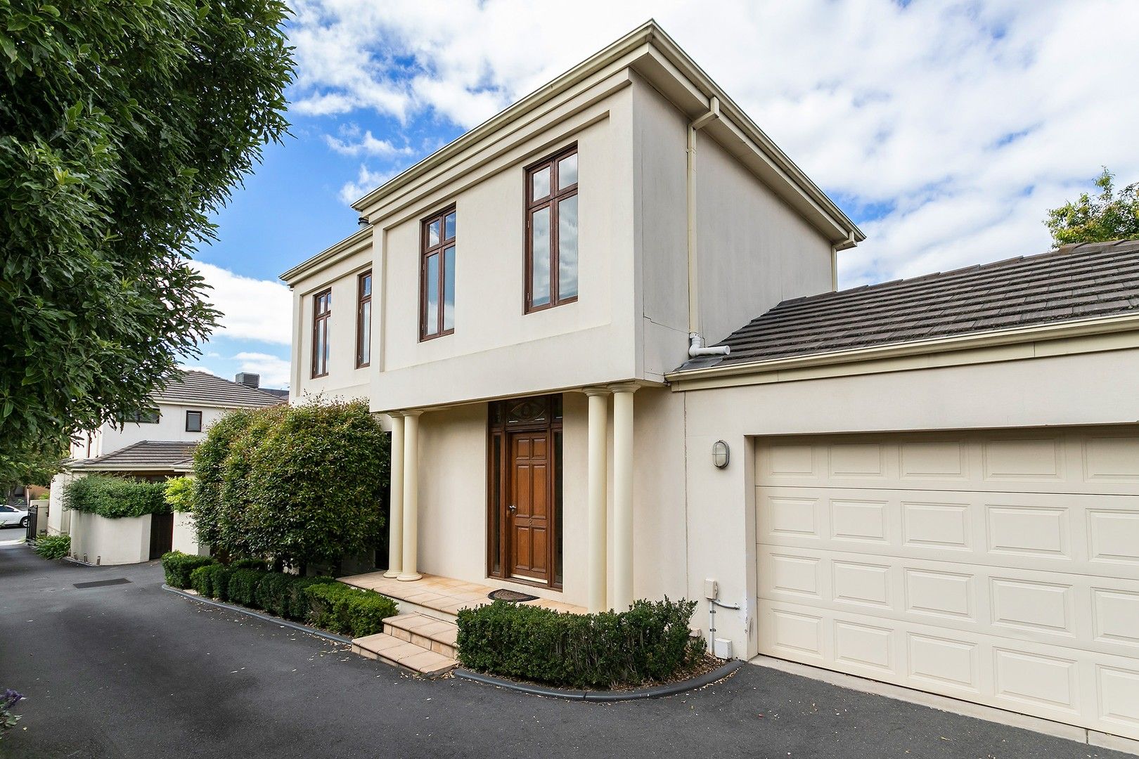 3 bedrooms Townhouse in 2/5 Creswick Street GLEN IRIS VIC, 3146