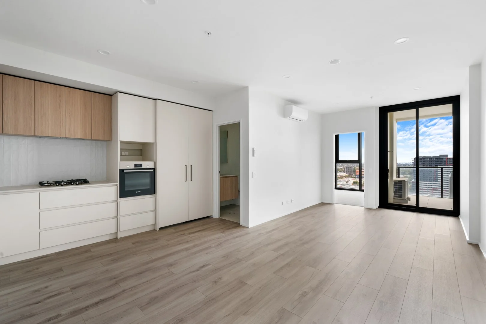 1707/6 Penaluna Place, Adelaide SA 5000