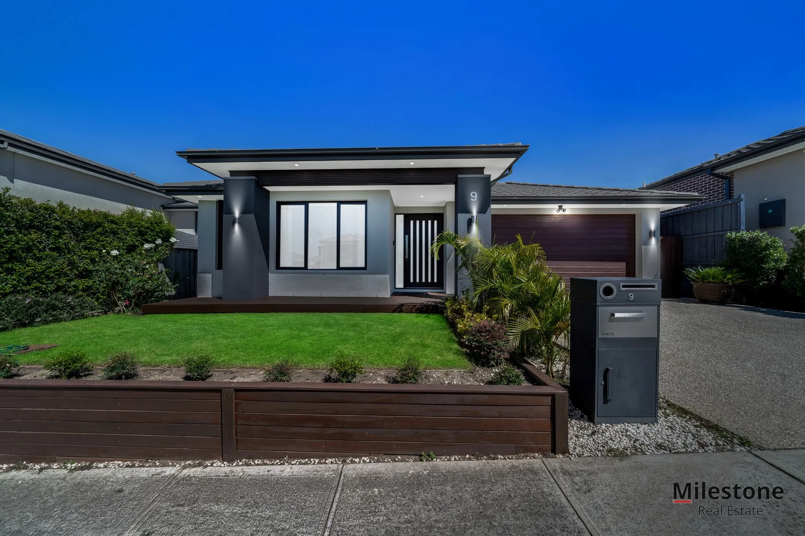 9 Cornhill Road, Clyde North VIC 3978