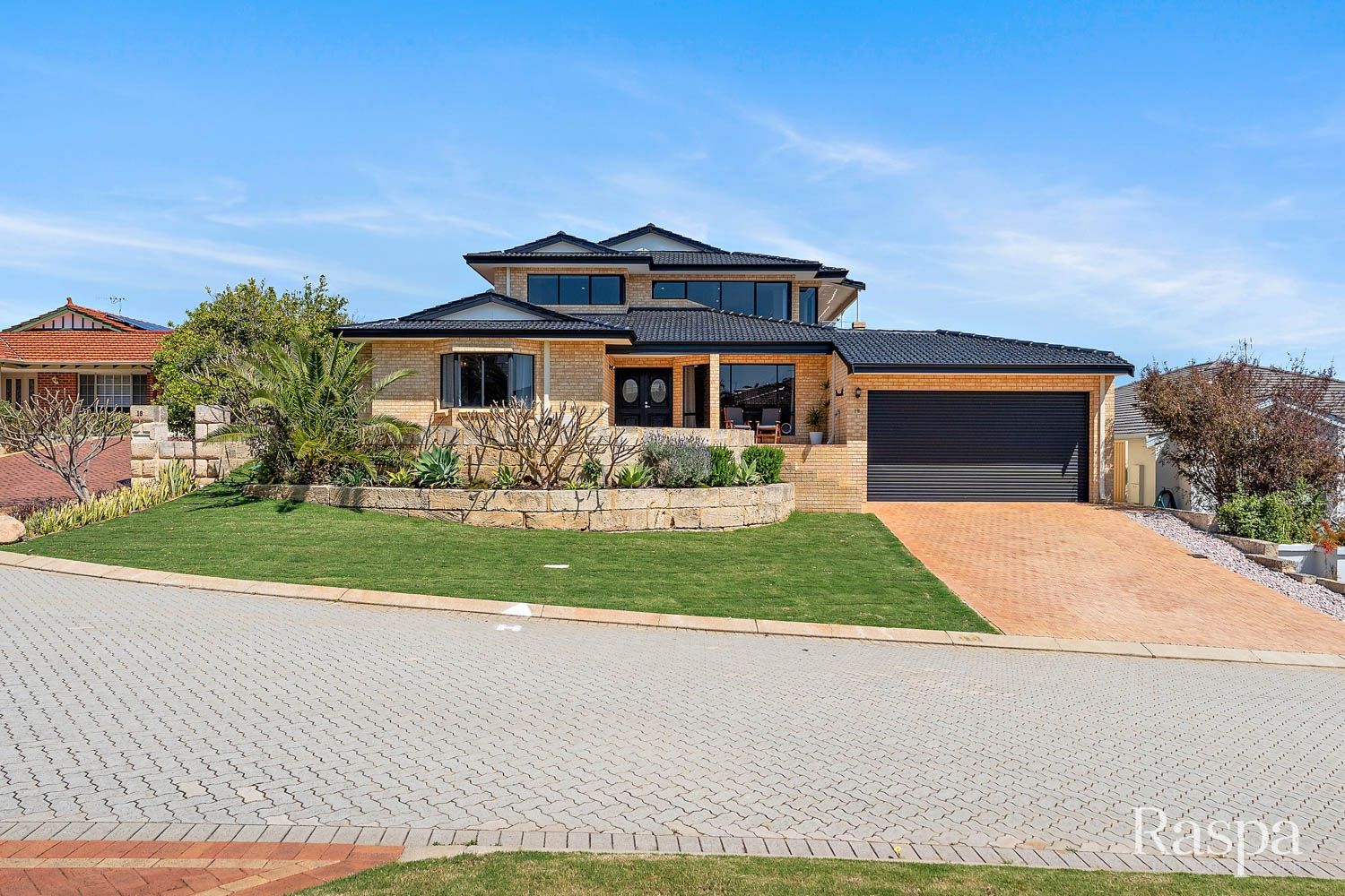 5 bedrooms House in 16 Buchanan Rise COOGEE WA, 6166