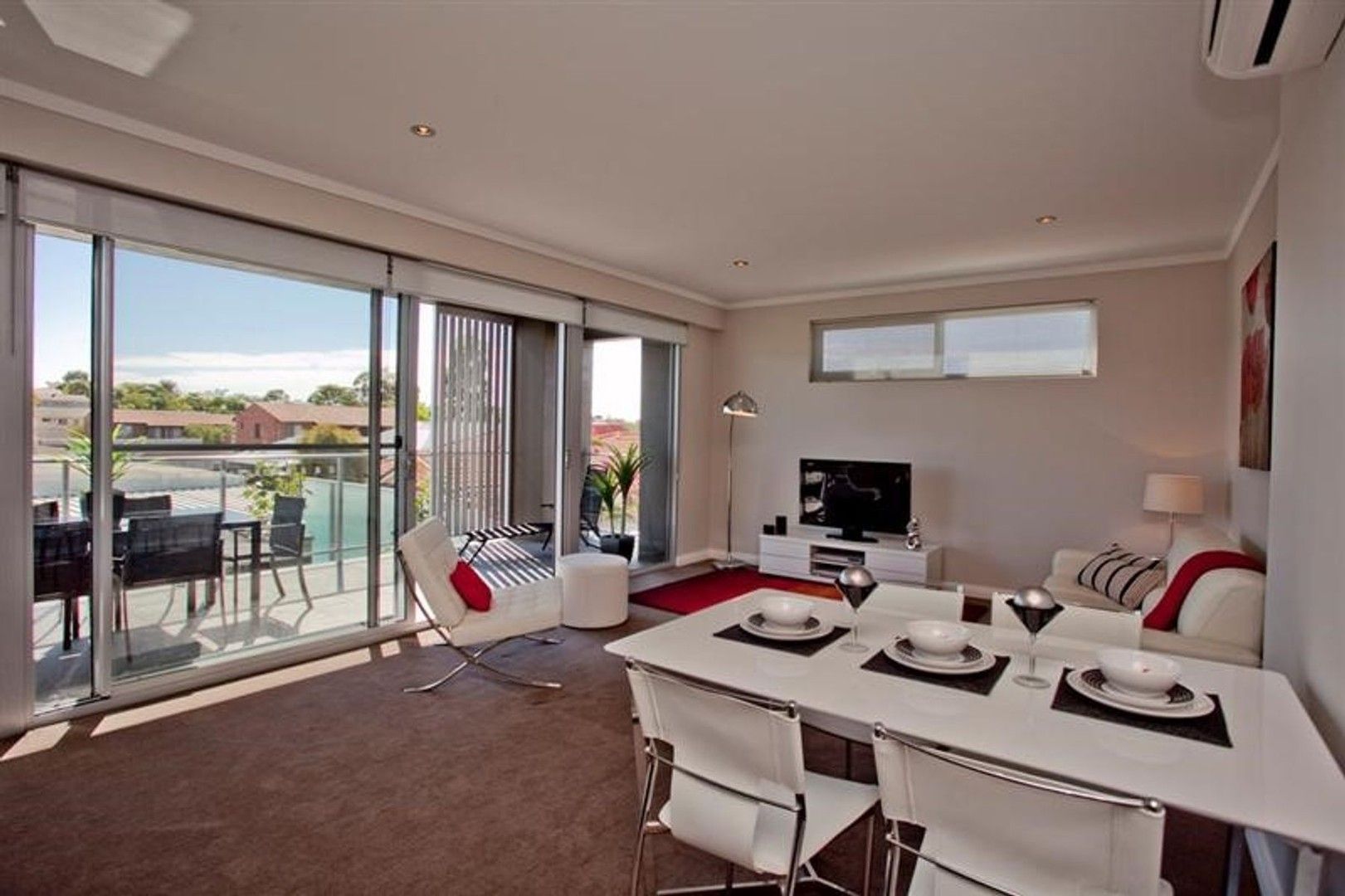 2 bedrooms Apartment / Unit / Flat in 6/966 Albany Highway EAST VICTORIA PARK WA, 6101