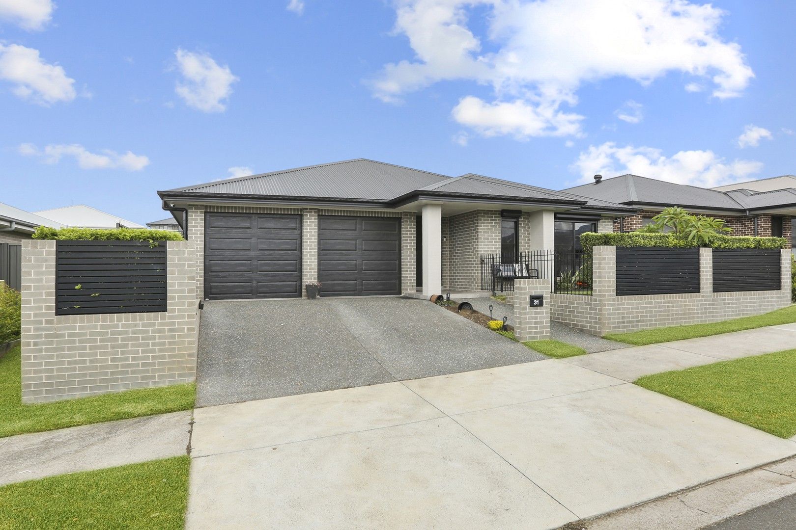 4 bedrooms House in 31 Bottlebrush Drive CALDERWOOD NSW, 2527