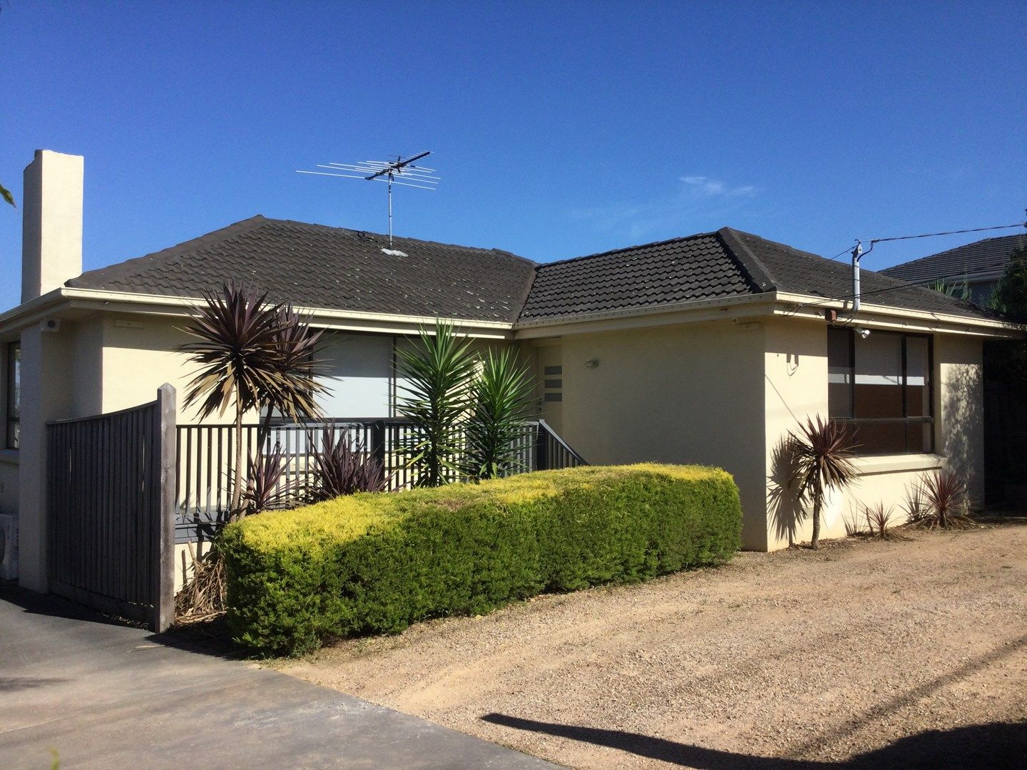 2 bedrooms Apartment / Unit / Flat in 1/53 Harold Street BULLEEN VIC, 3105