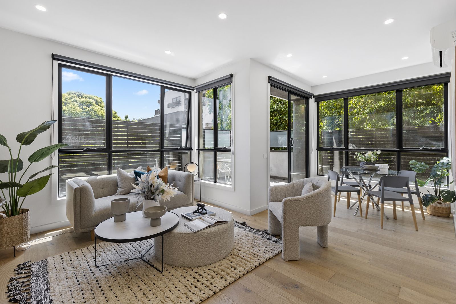 2 bedrooms Apartment / Unit / Flat in 103/8 Railway Crescent BENTLEIGH VIC, 3204