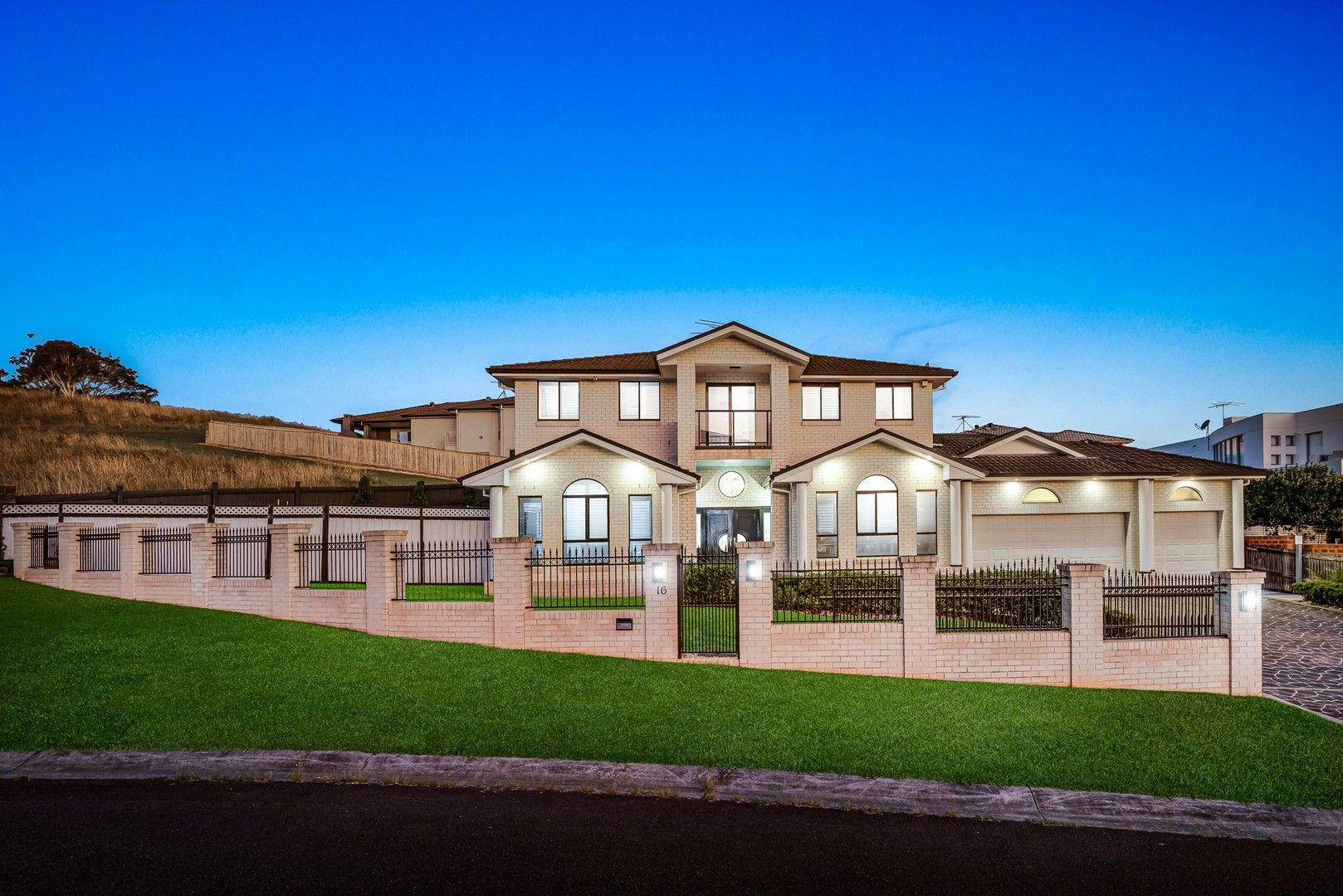 4 bedrooms House in 16 Kintyre Street CECIL HILLS NSW, 2171