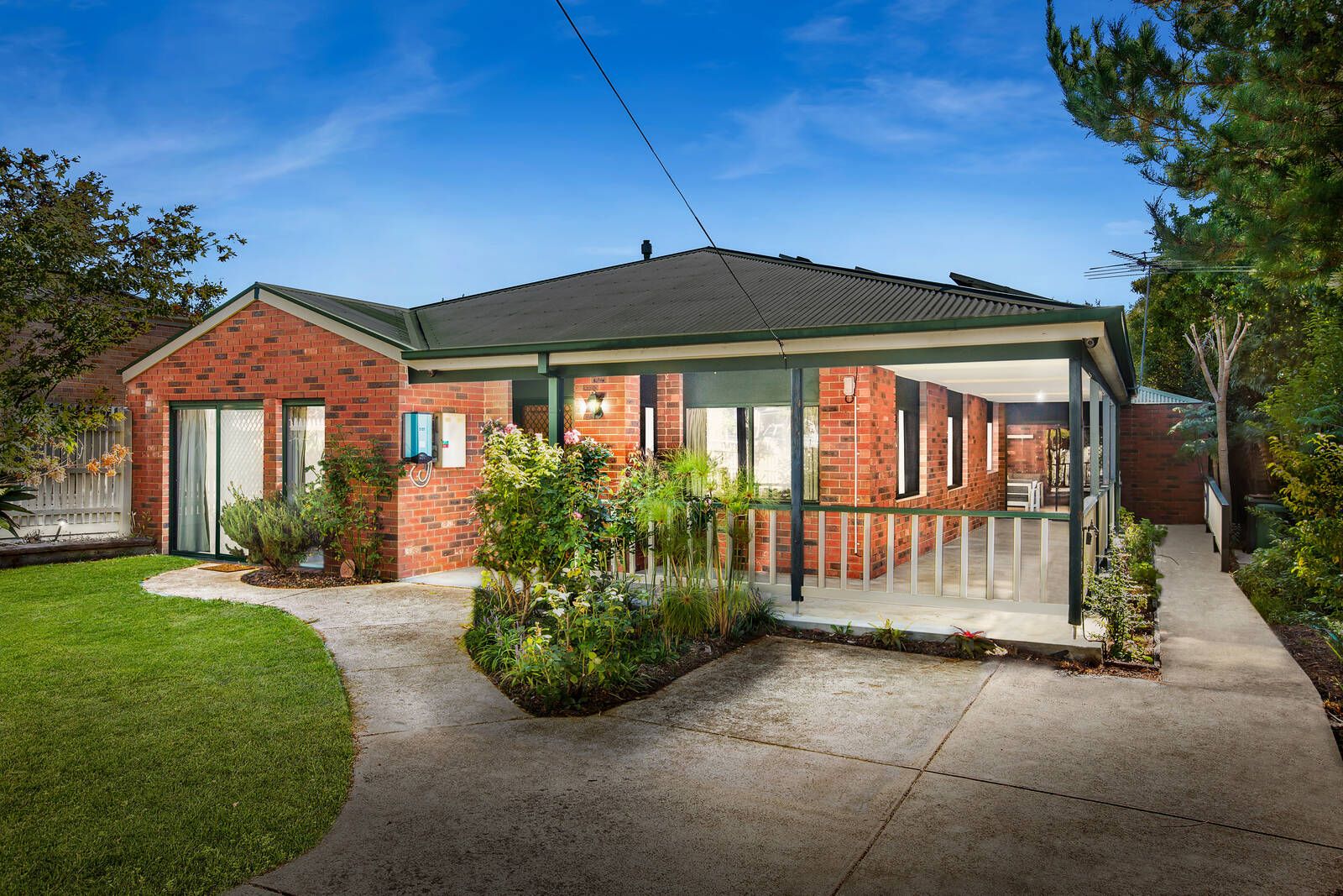 3 bedrooms Apartment / Unit / Flat in 12A Wenwood Street RINGWOOD EAST VIC, 3135