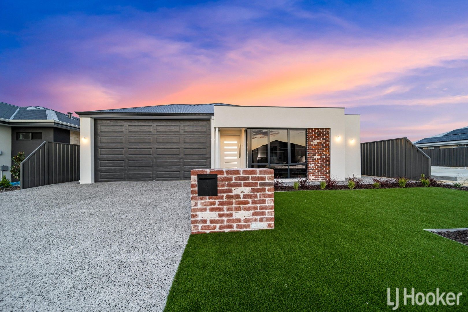 4 bedrooms House in 13 Alicante Road CAVERSHAM WA, 6055