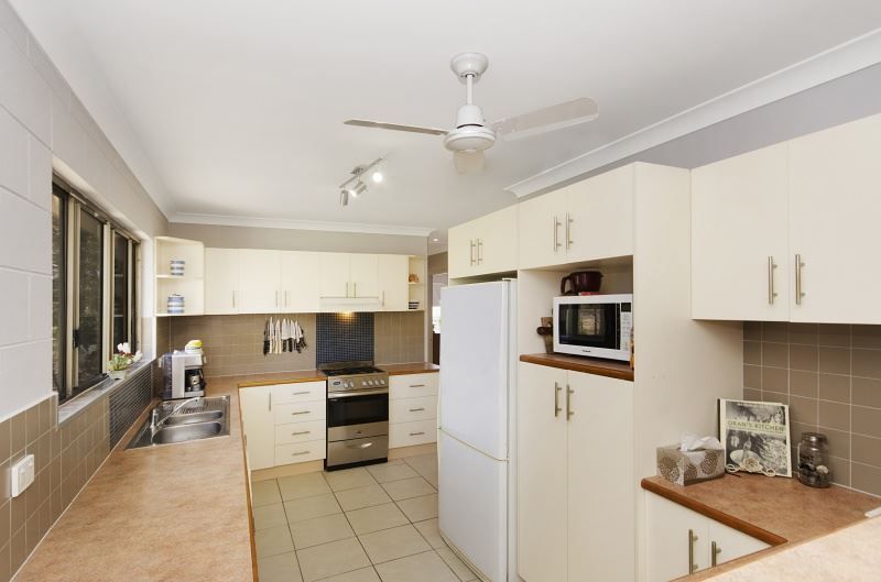 312 Bluewater Drive, Bluewater QLD 4818, Image 2