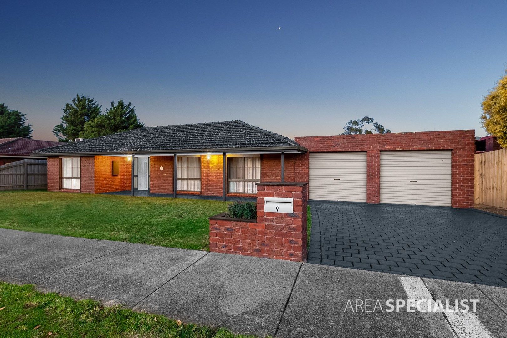 9 Guildford Court, Keilor Downs VIC 3038, Image 1