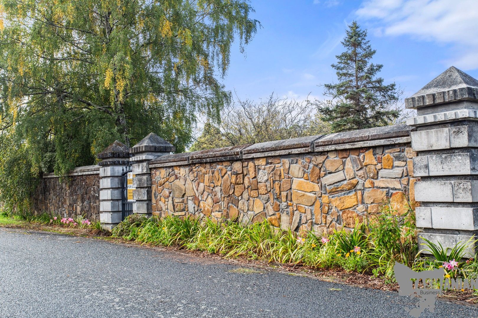 6 bedrooms House in 15 Binghams Rd NUNAMARA TAS, 7259