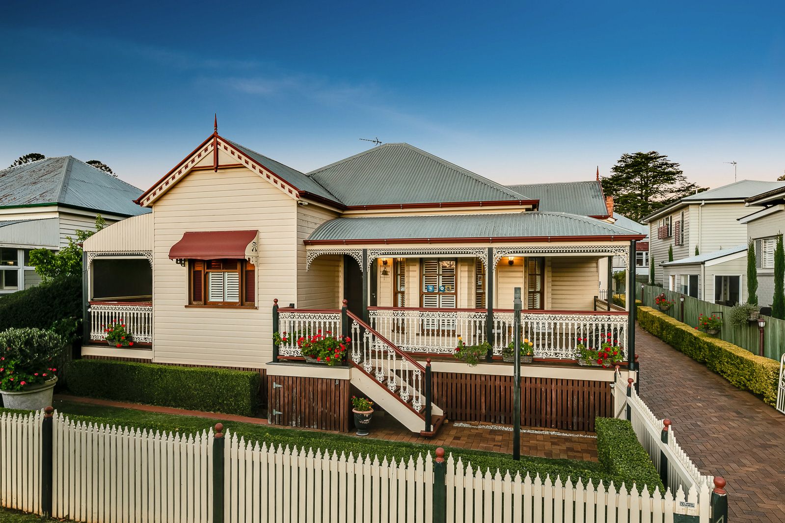1 3 4 Burstow Street East Toowoomba Qld 4350 Domain