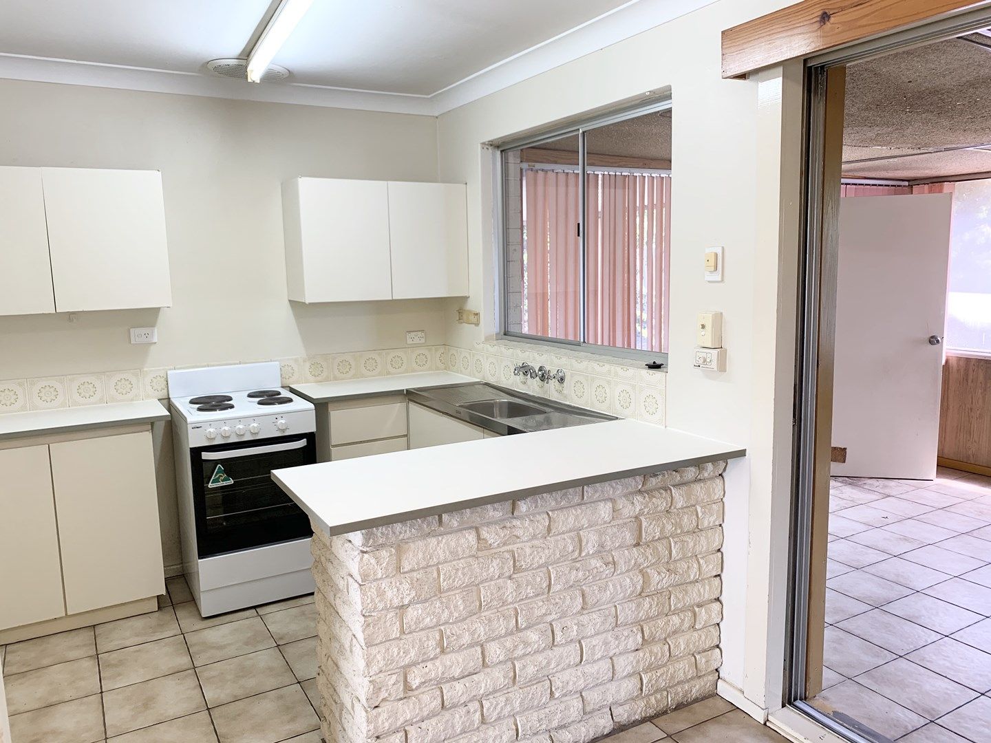 3 bedrooms House in 5 Jennings Court LANGFORD WA, 6147