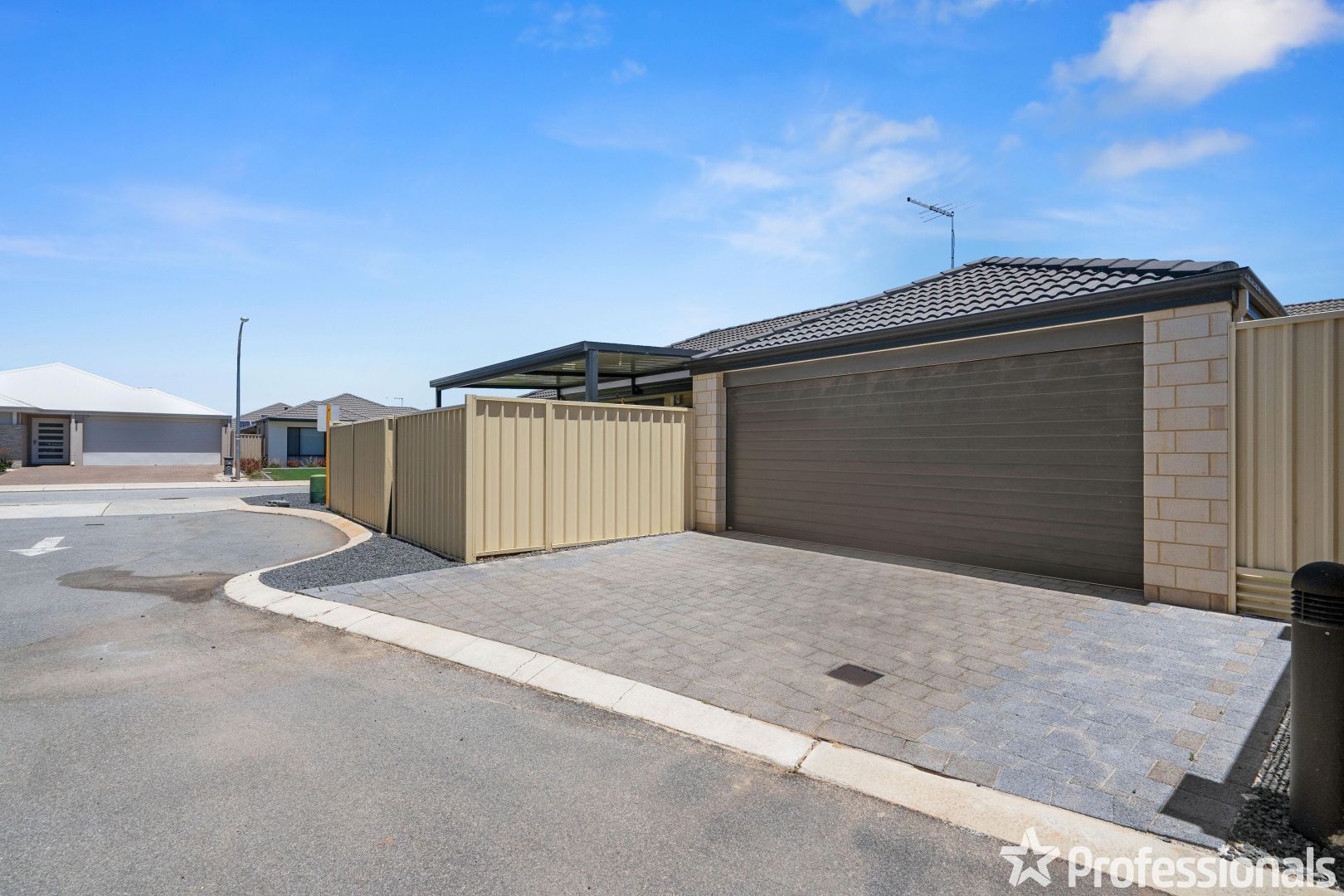 39 Lovett Drive, Forrestfield WA 6058 House For Rent 520 Domain