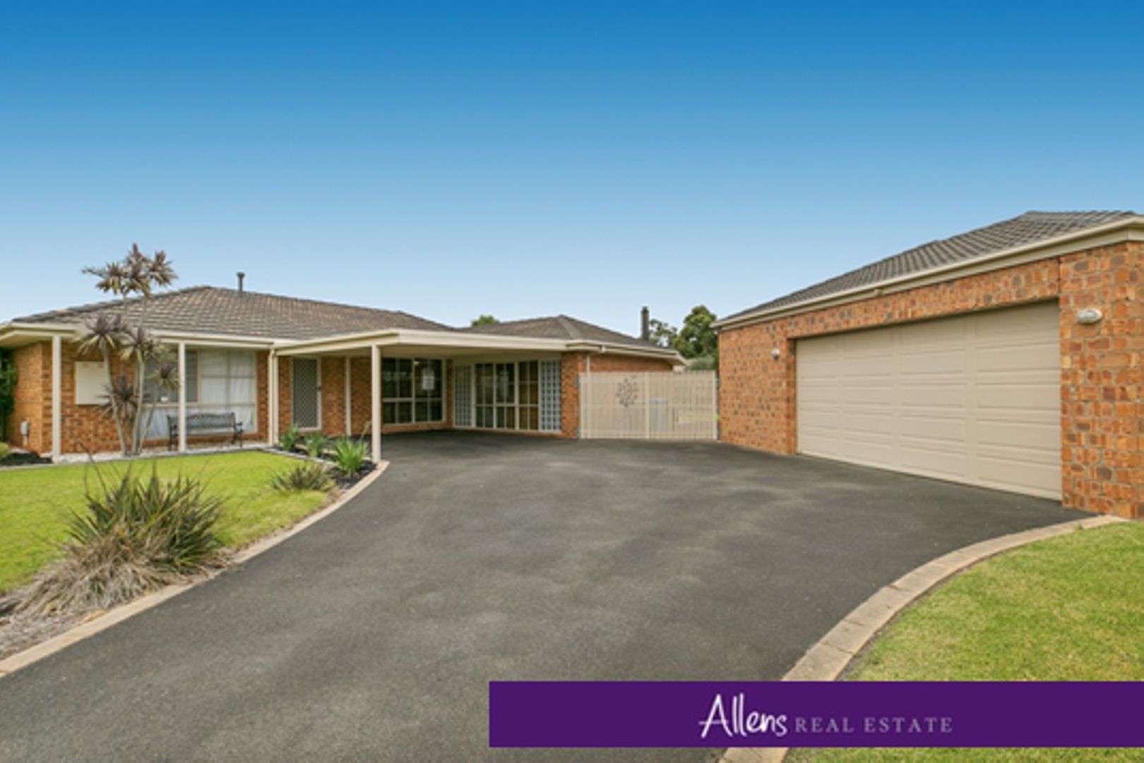 12 Waverley Park Drive, Cranbourne North Property History & Address