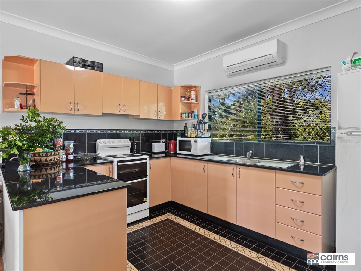 4/7 Ingham Court, Mooroobool QLD 4870, Image 2