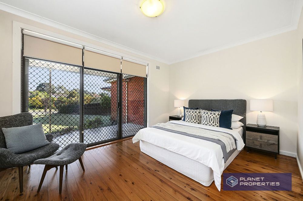 6 Kent Place, Beverly Hills NSW 2209, Image 2