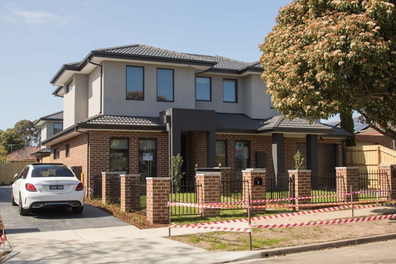 4 bedrooms Townhouse in 4/14-16 Calista Avenue OAKLEIGH EAST VIC, 3166