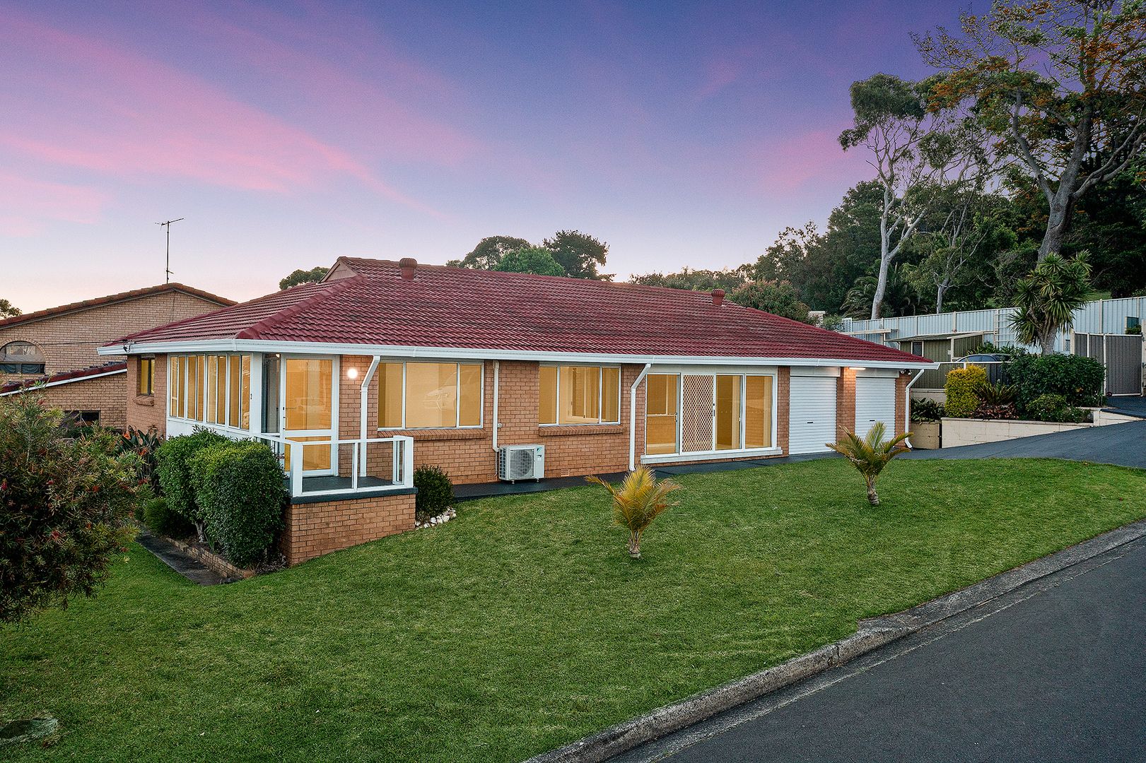 2 Matthews Drive, Mount Warrigal NSW 2528 Domain