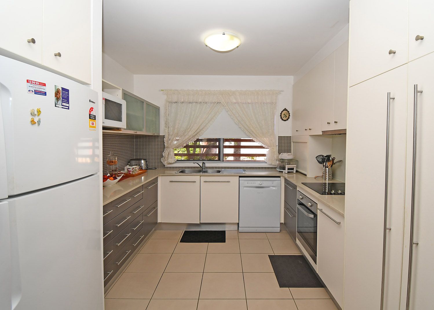 Unit 31, 80 Moolyyir Street, Urangan QLD 4655, Image 2