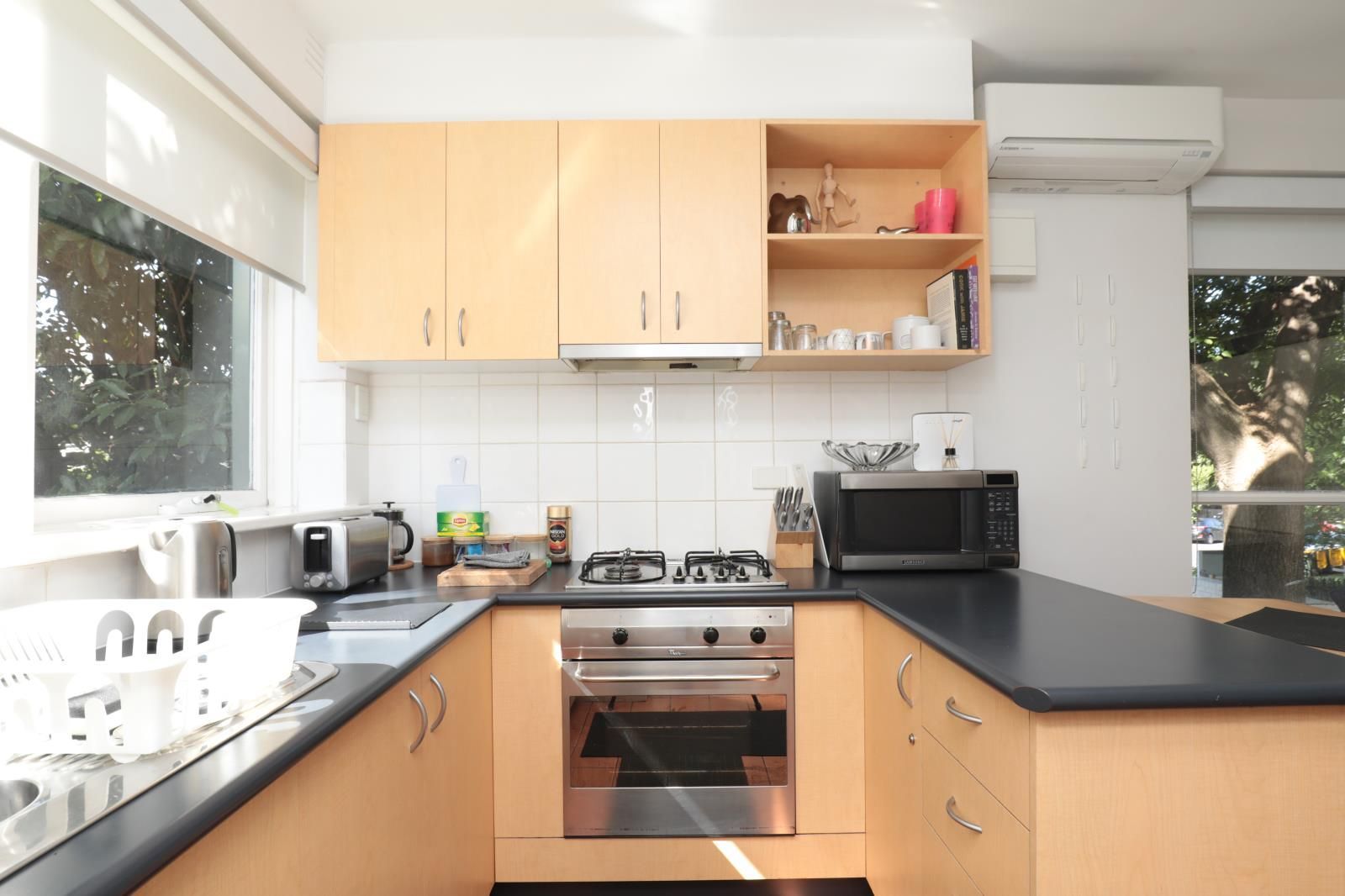 Studio in 16/4 Wando Grove, ST KILDA VIC, 3182