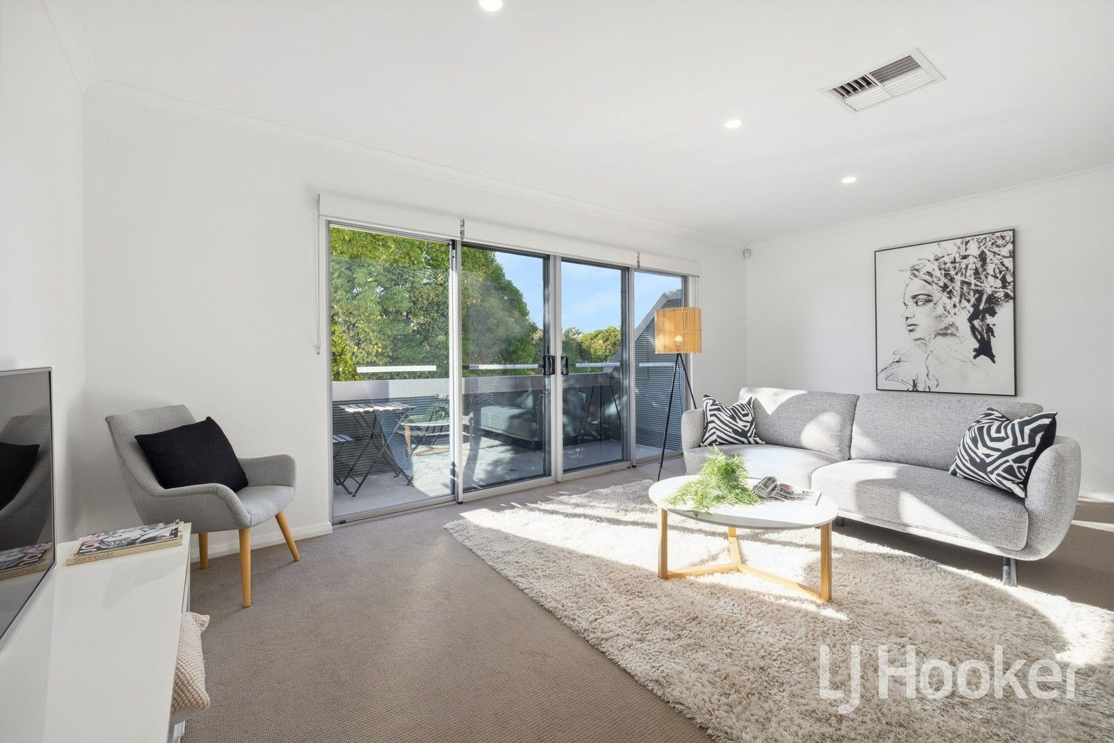 5 bedrooms Townhouse in 1/16 Wallace Street BELMONT WA, 6104