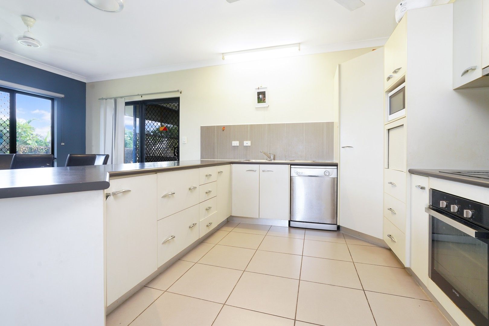 12 Richards Crescent, Rosebery NT 0832, Image 2