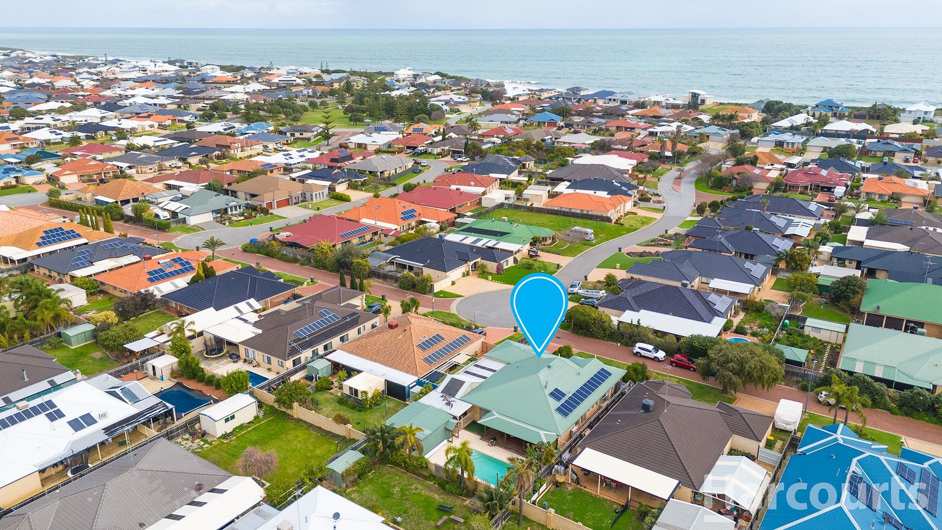 4 bedrooms House in 17 Kuta Lane HALLS HEAD WA, 6210