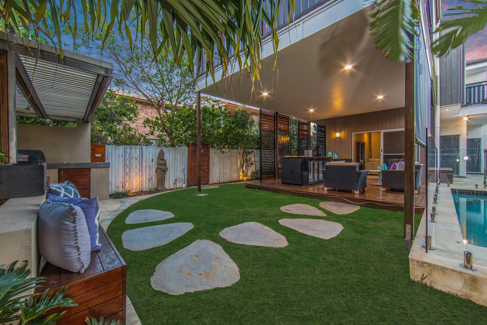 8 Third Avenue, Scarborough QLD 4020, Image 1