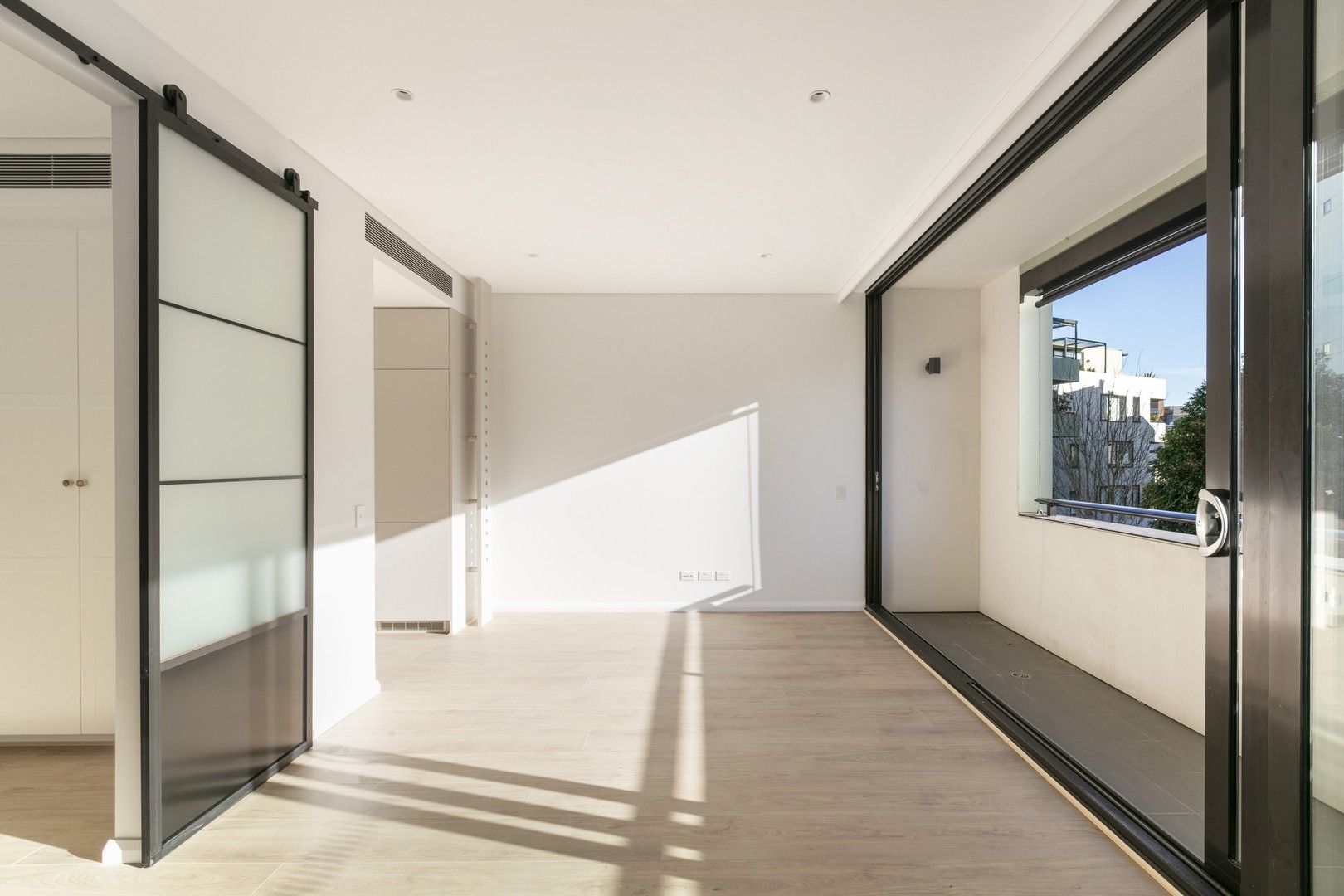 1 bedrooms Apartment / Unit / Flat in 410/2 Neild Avenue DARLINGHURST NSW, 2010