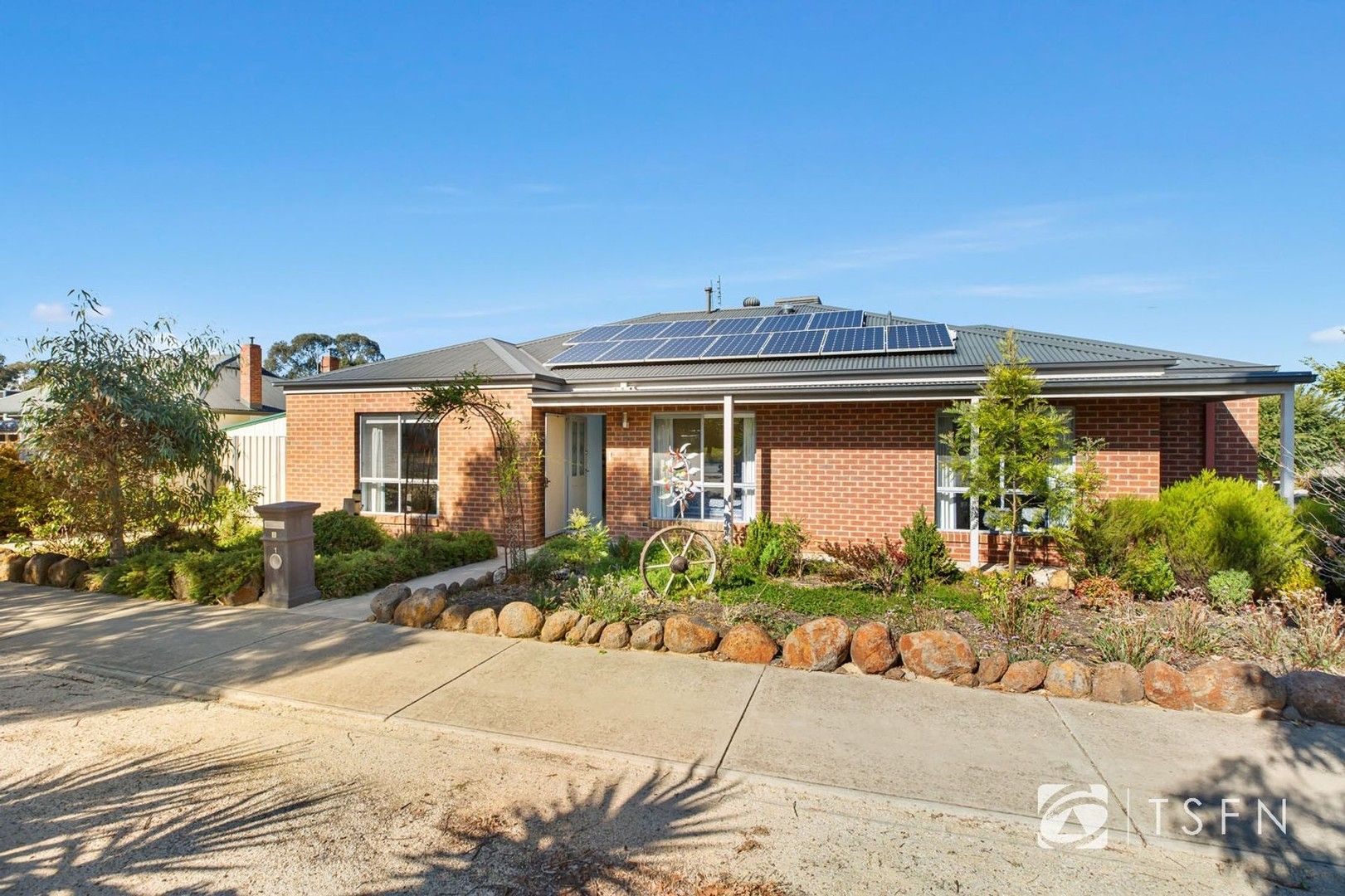 1 Maplewood Court, White Hills VIC 3550, Image 0