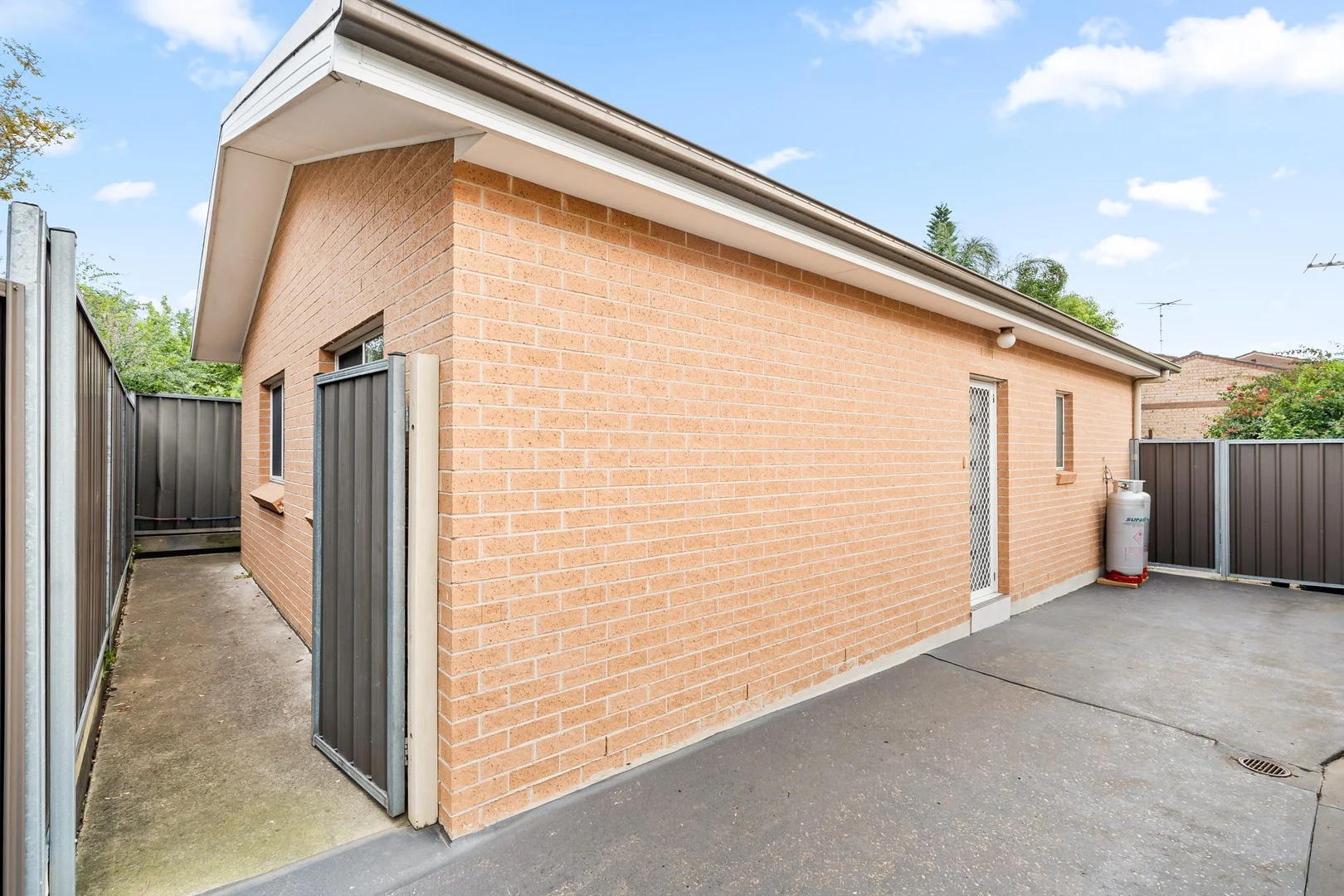 24A Hassall Street, Smithfield NSW 2164