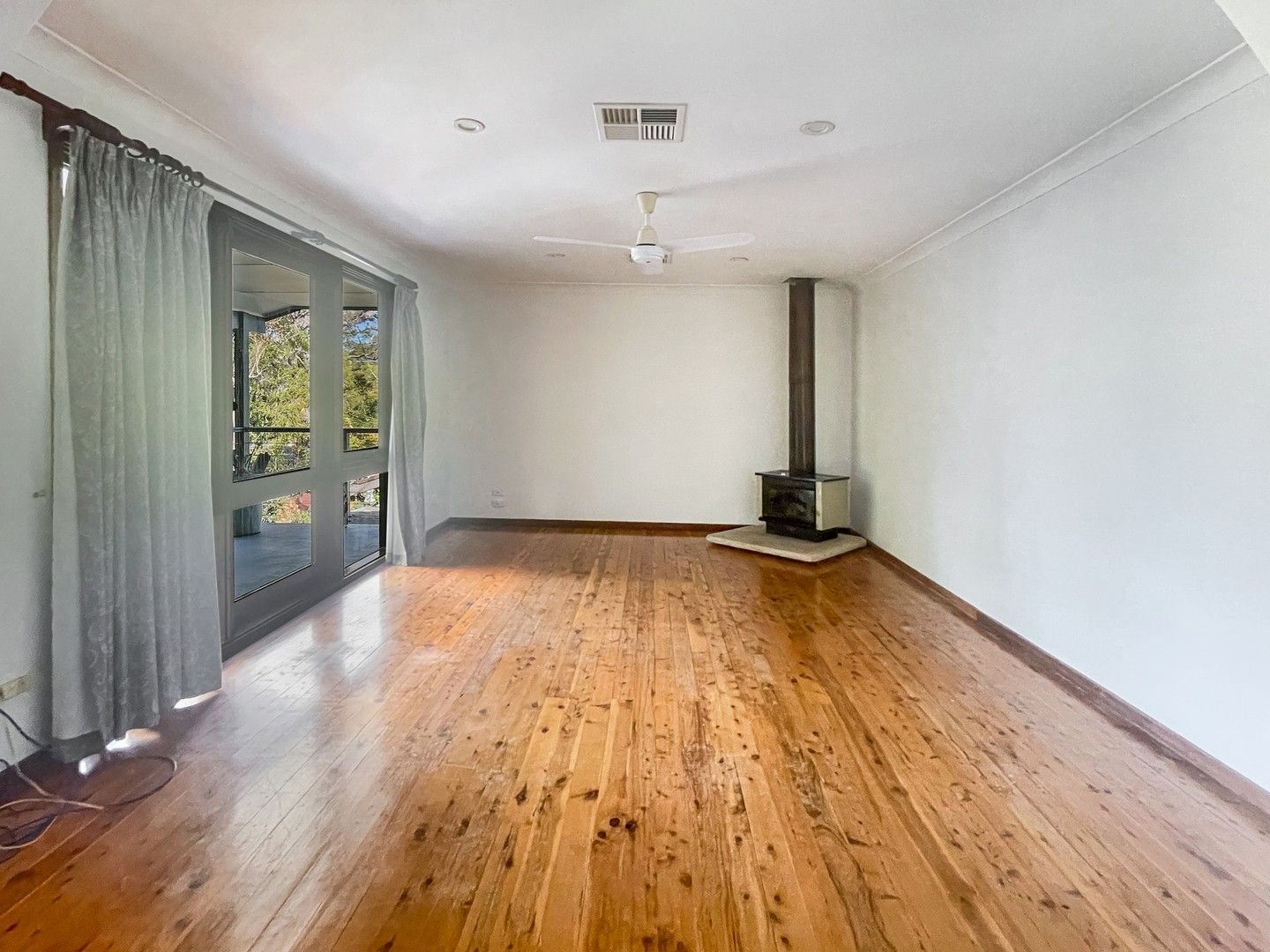 4 bedrooms House in 97 Davies Avenue SPRINGWOOD NSW, 2777