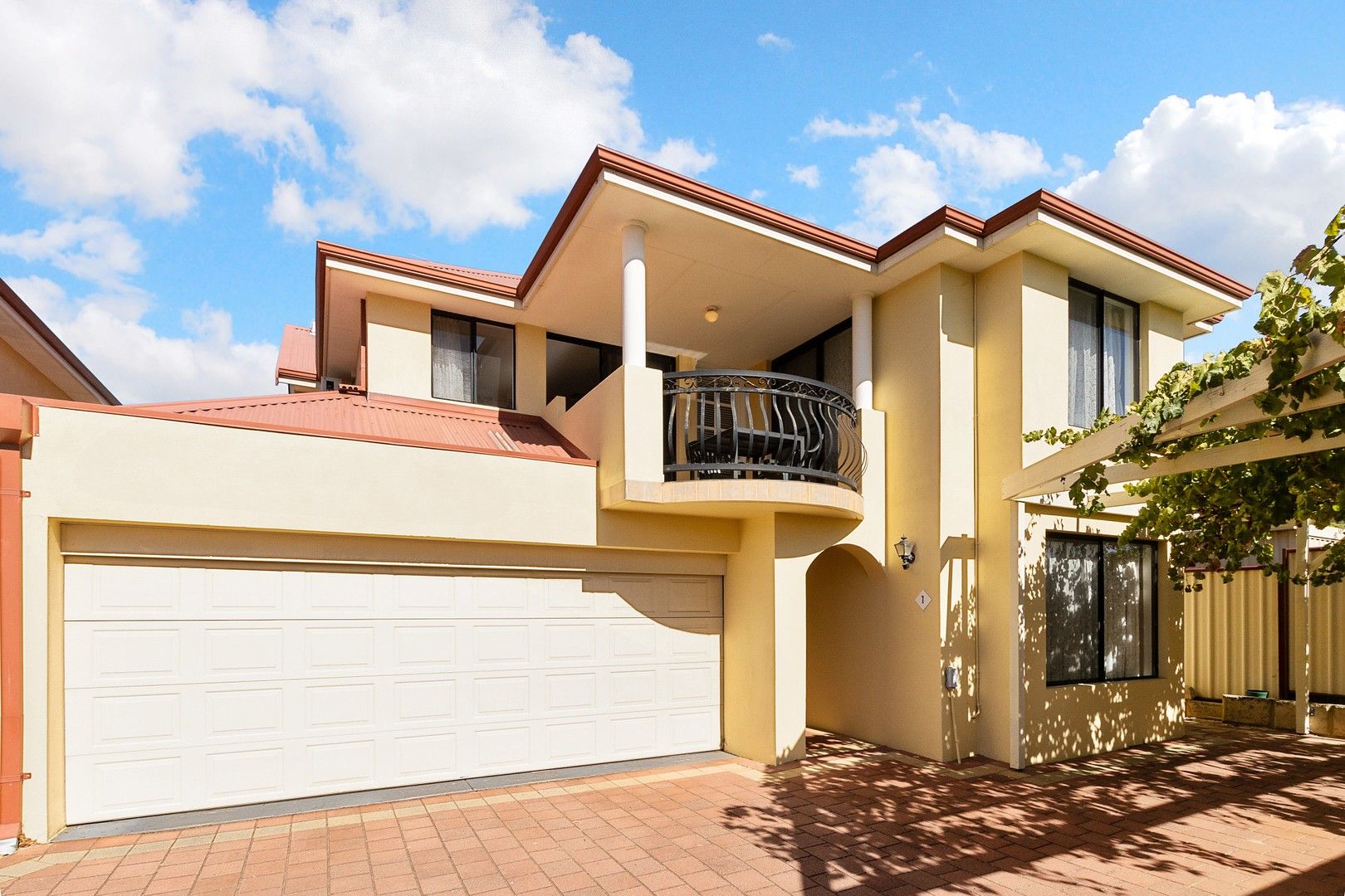 4 bedrooms House in 1/105 Seventh Avenue MAYLANDS WA, 6051