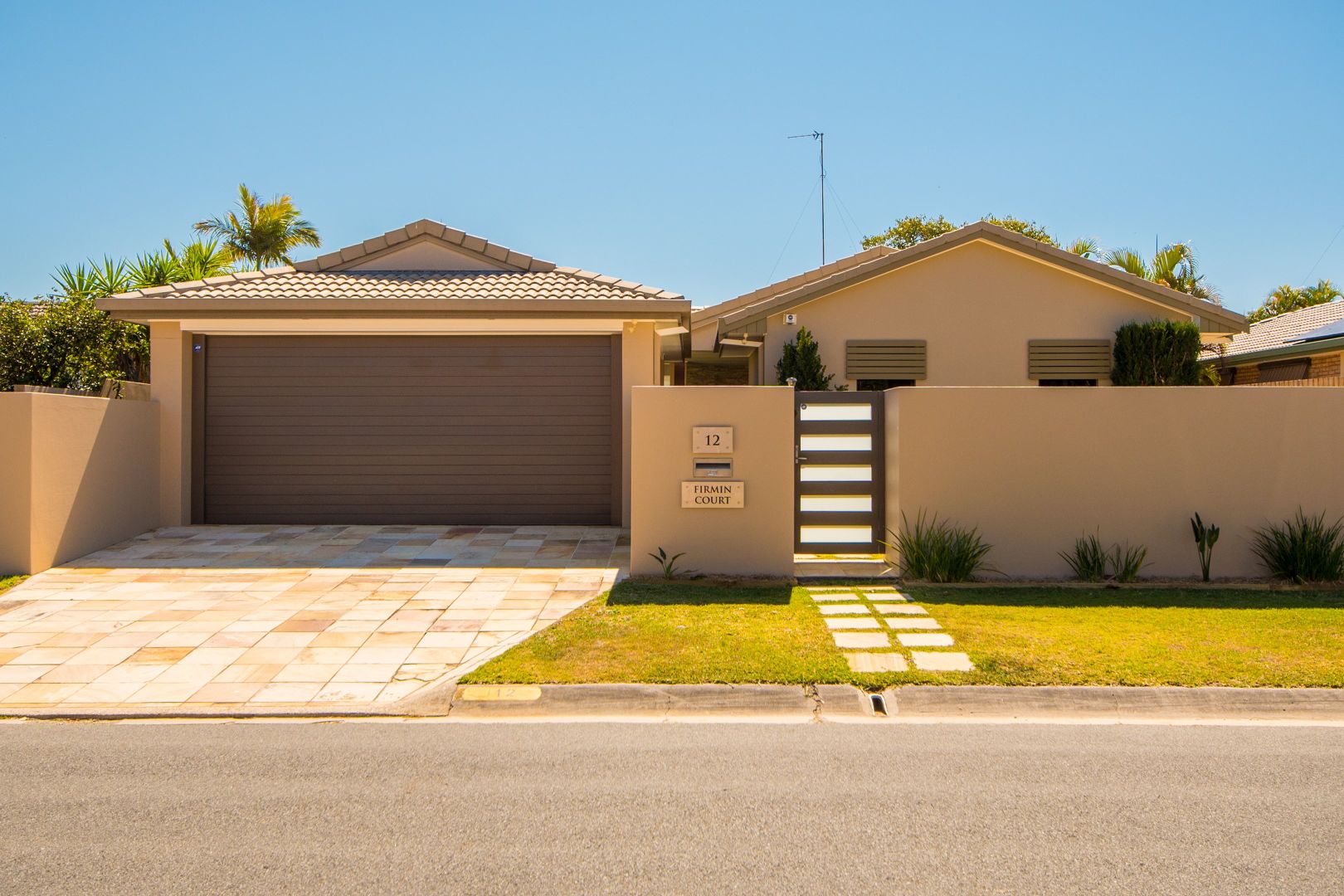 12 Firmin Court, Mermaid Waters QLD 4218, Image 2