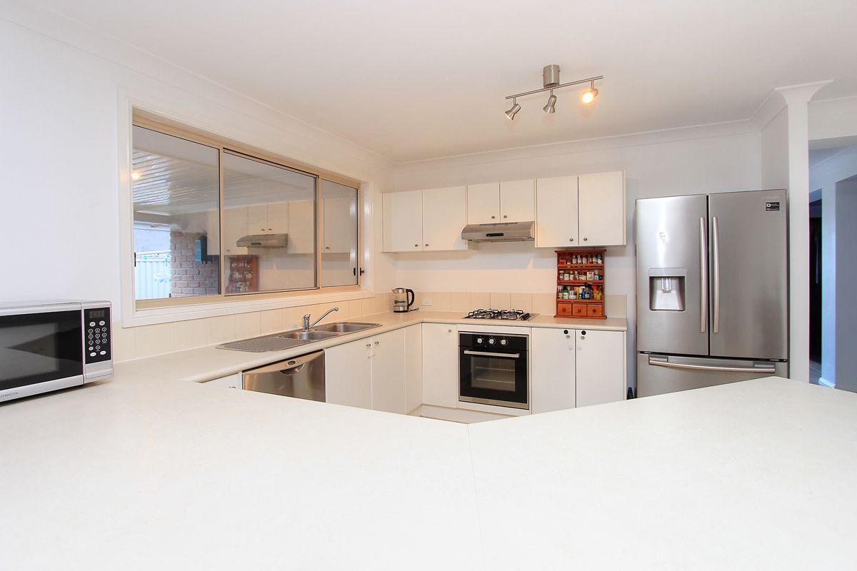 7 Popran Way, Blue Haven NSW 2262, Image 2