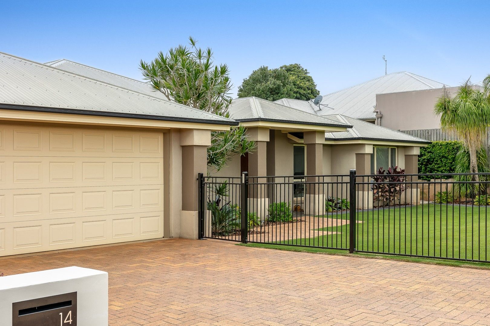 5 bedrooms House in 14 Pelican Drive RANGEVILLE QLD, 4350