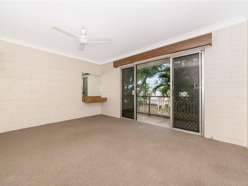 2 bedrooms Apartment / Unit / Flat in 4/4 Goldring Street HERMIT PARK QLD, 4812