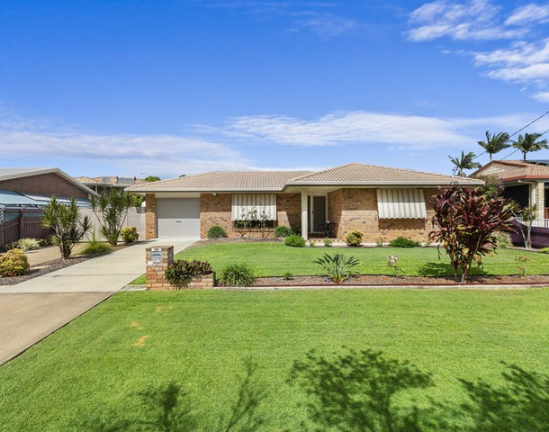 27 Barnstaple Street, Torquay QLD 4655