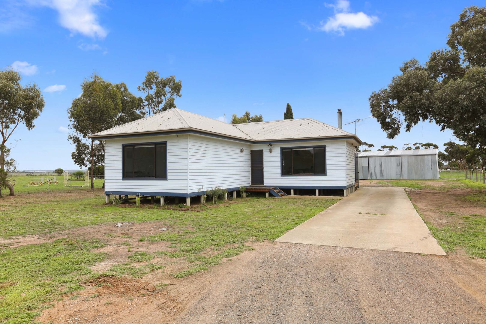 120 Coonawarra Drive, Avalon Property History & Address Research Domain