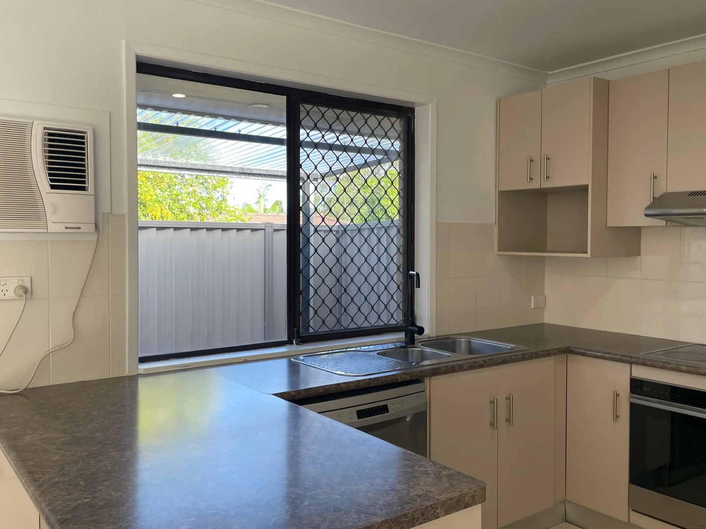 Additional image 2 of 2/39 Alexander Drive, Highland Park QLD 4211
