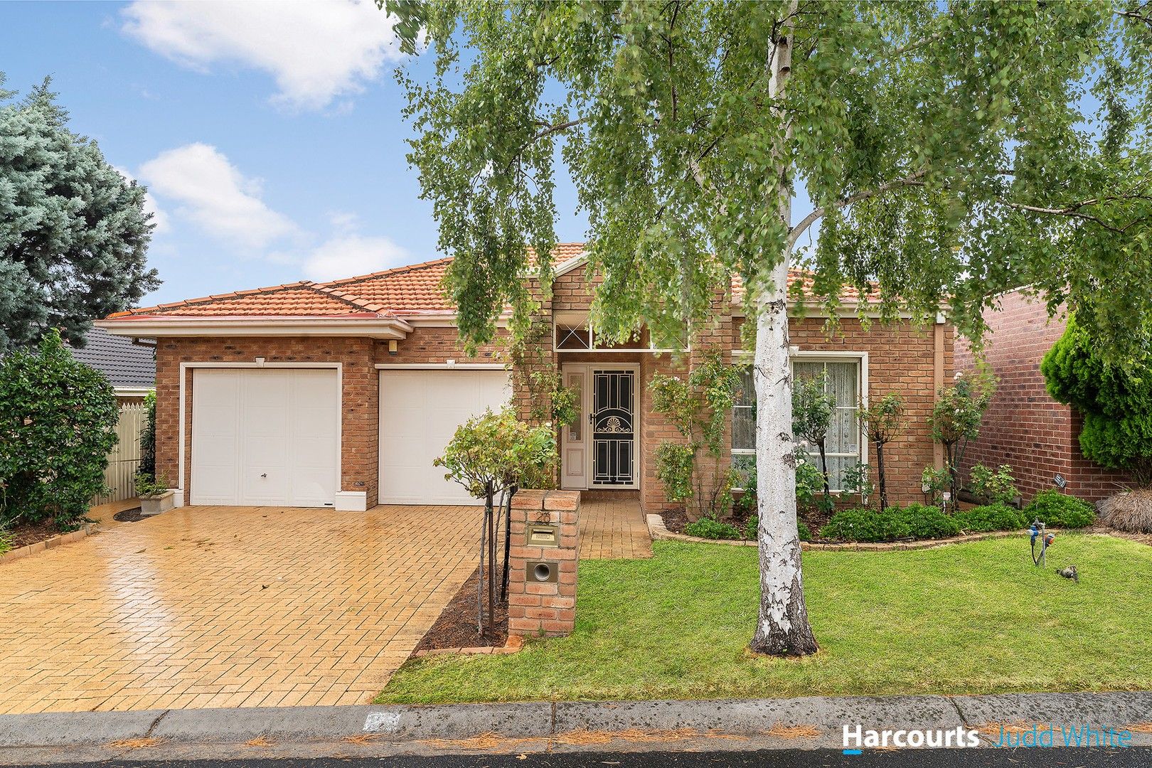 3 bedrooms House in 26 Silverwood Way GLEN WAVERLEY VIC, 3150