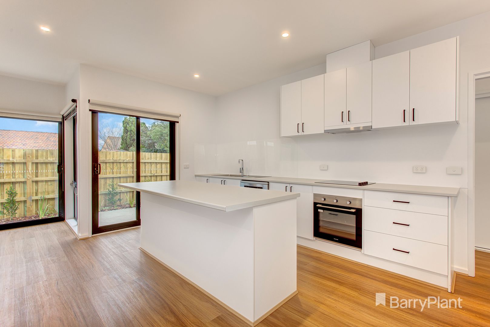 2/1043 Pascoe Vale Road, Jacana VIC 3047, Image 2