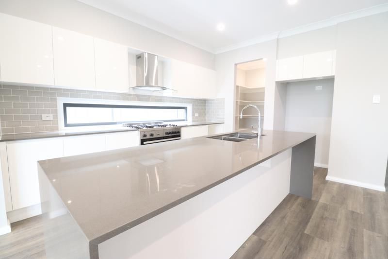 4 bedrooms House in  HOXTON PARK NSW, 2171