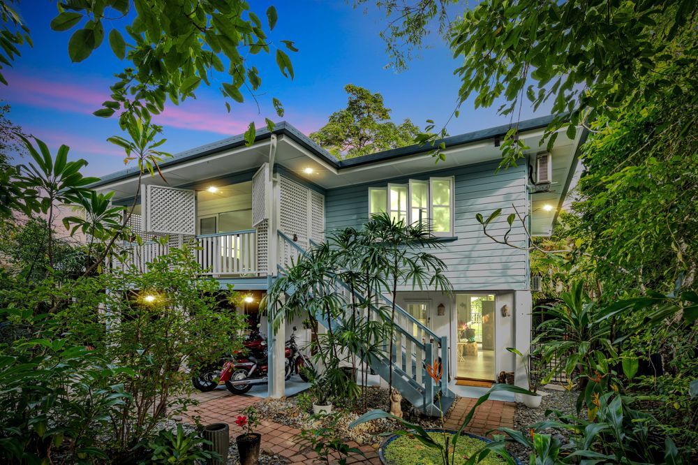 4 bedrooms House in 153 Greenslopes St EDGE HILL QLD, 4870