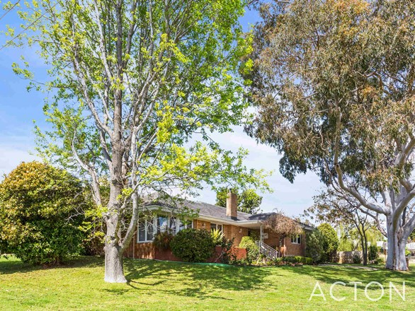 18 Kenmore Crescent, Floreat WA 6014