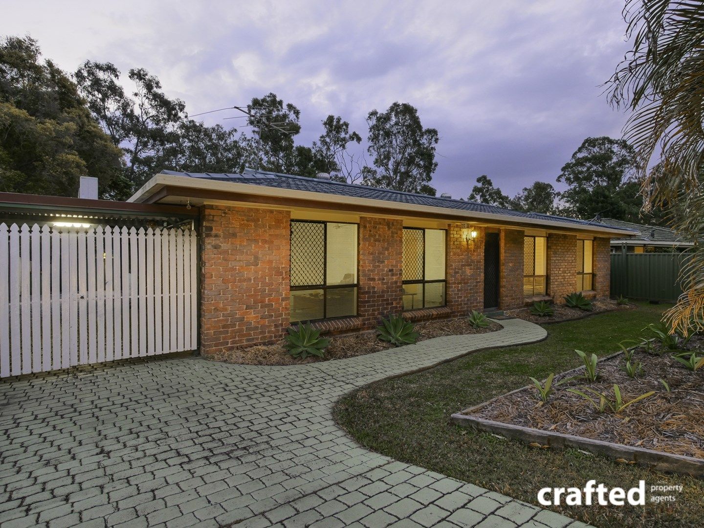 17 Bushland Drive, Regents Park QLD 4118, Image 2