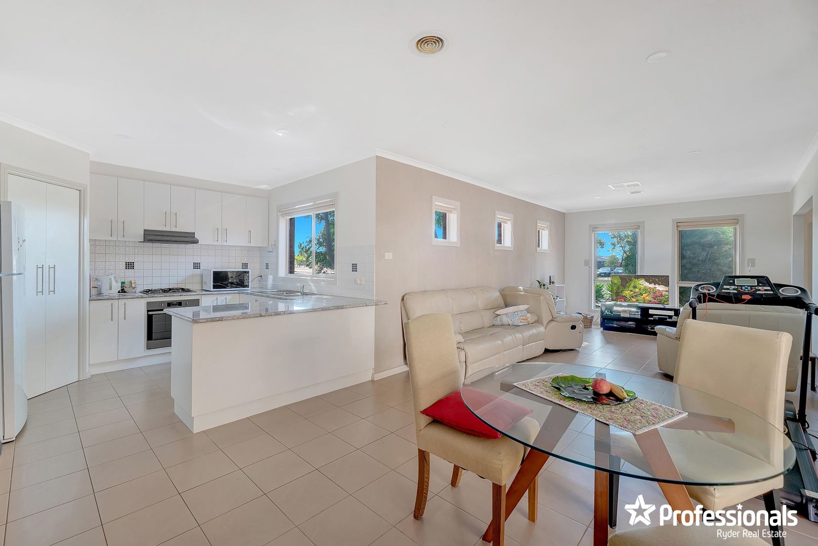 55 Kirkton Drive, Kurunjang VIC 3337, Image 2