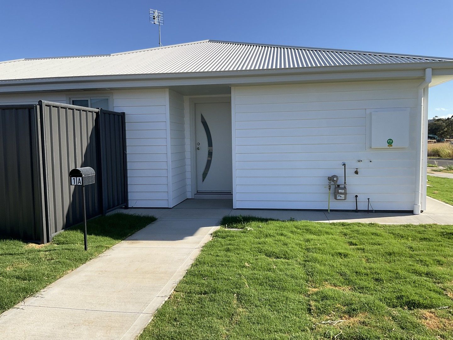 1 bedrooms House in 1a Broadway Drive TAMWORTH NSW, 2340